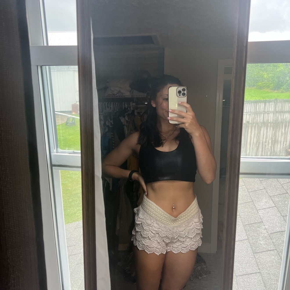 ruffled shorts!